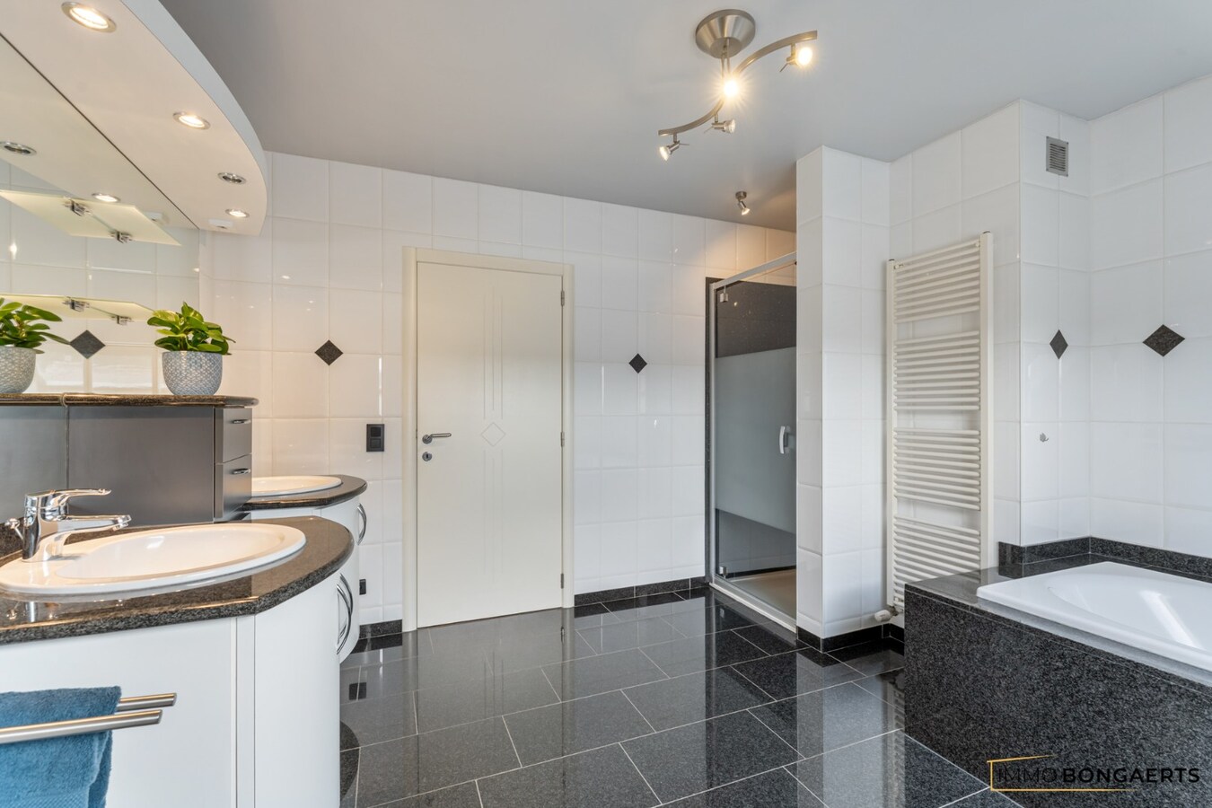 Ruime woning met 3 slaapkamers 