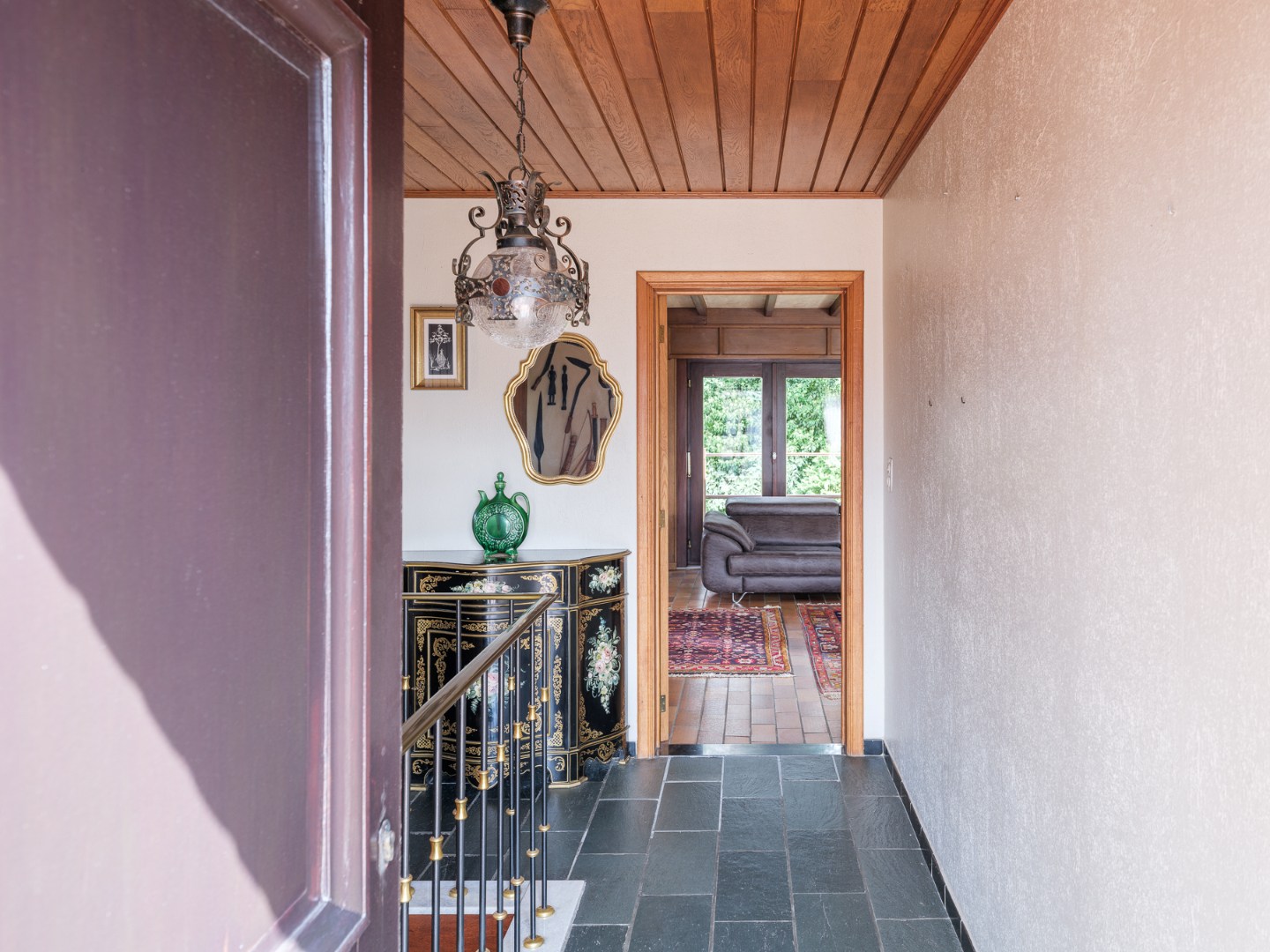 Vrijstaande woning met 4 slpk. in een oase van rust 