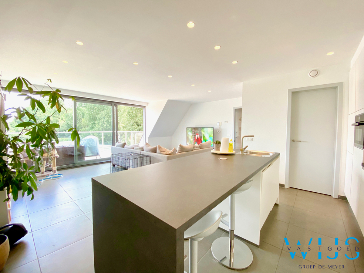 Instapklaar 2 slaapkamerappartement in hartje Wippelgem EVERGEM ! 