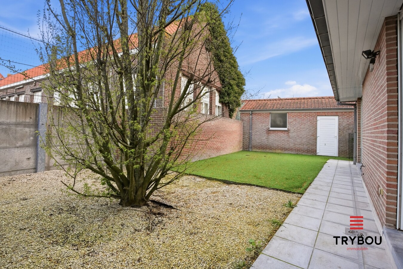 Halfopen bebouwing met 4 slaapkamers in Poelkapelle! 