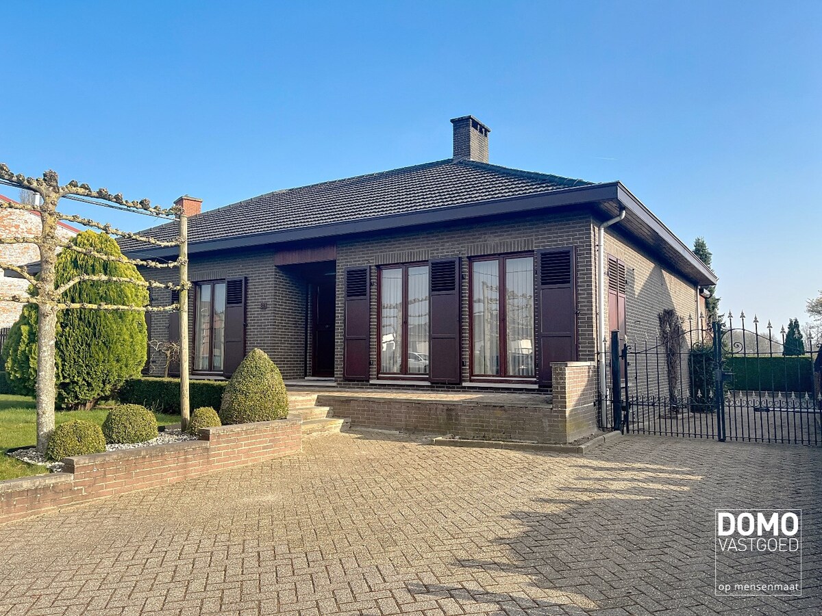 INSTAPKLARE GEZINSWONING MET RUIME GARAGE, KELDER &amp; TUIN TE HERK-DE-STAD 