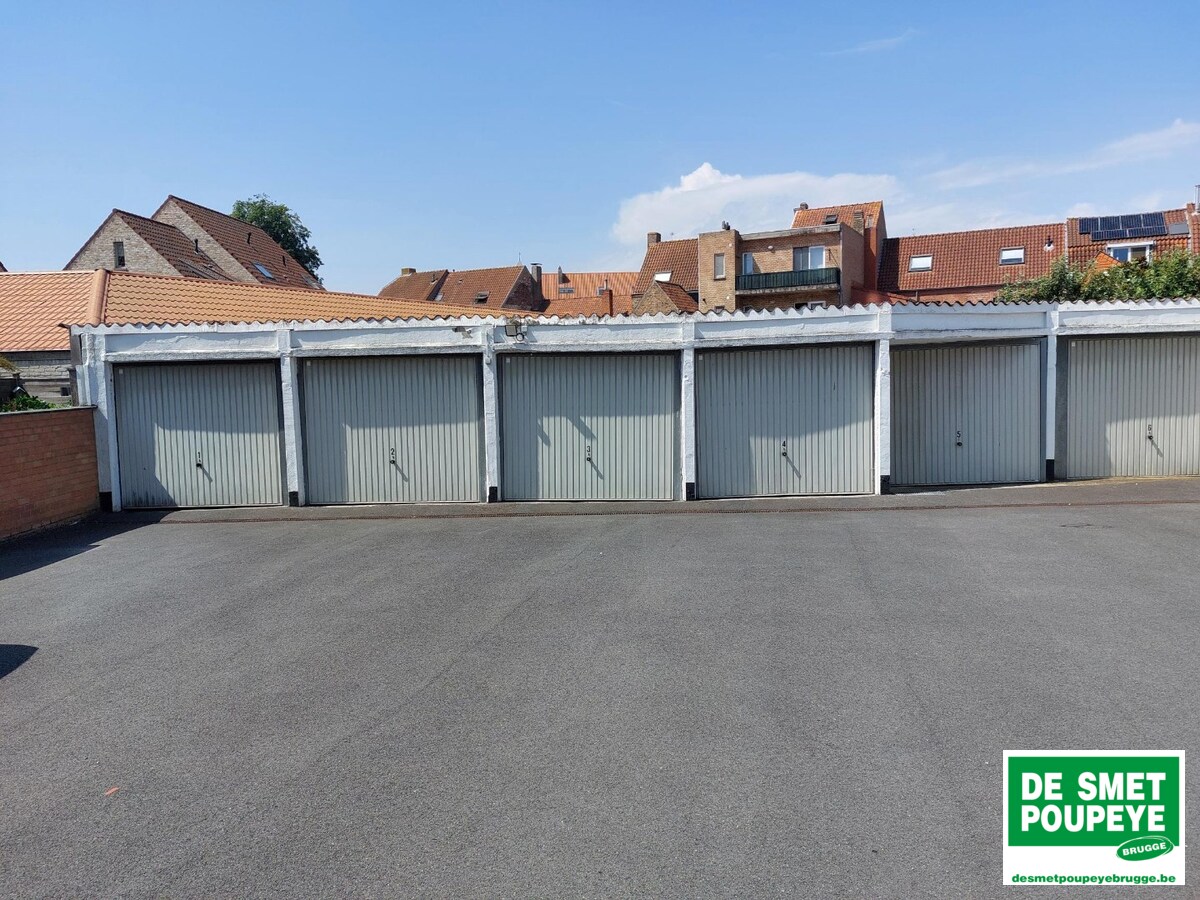 Garagebox in afgesloten complex 