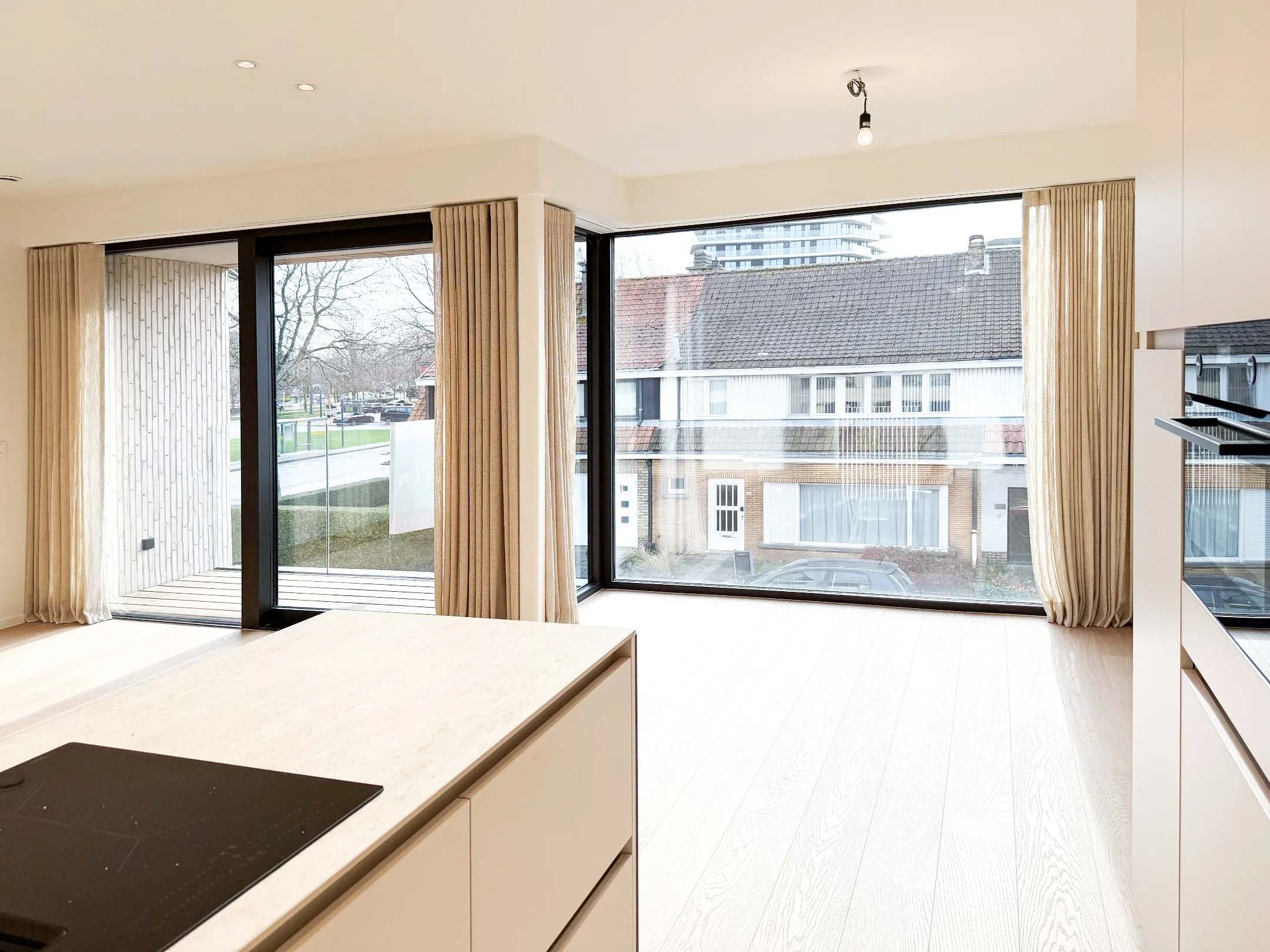 OPENDEURDAG Zaterdag 17/10  (10u-12u) te Knokkestraat 683: Centraal gelegen nieuwbouw-appartement in de residentie Maurice (met mogelijkheid tot aankoop van een inpandige autostaanplaats). 