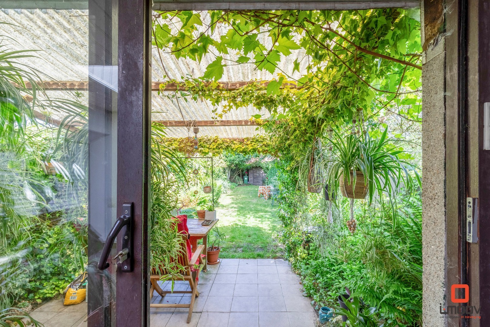 Karaktervolle tuinwijkwoning met unieke architectuur en garage te Gentbrugge 