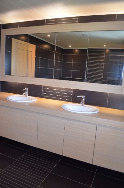 Solide villa afgewerkt met duurzame materialen te Adegem 