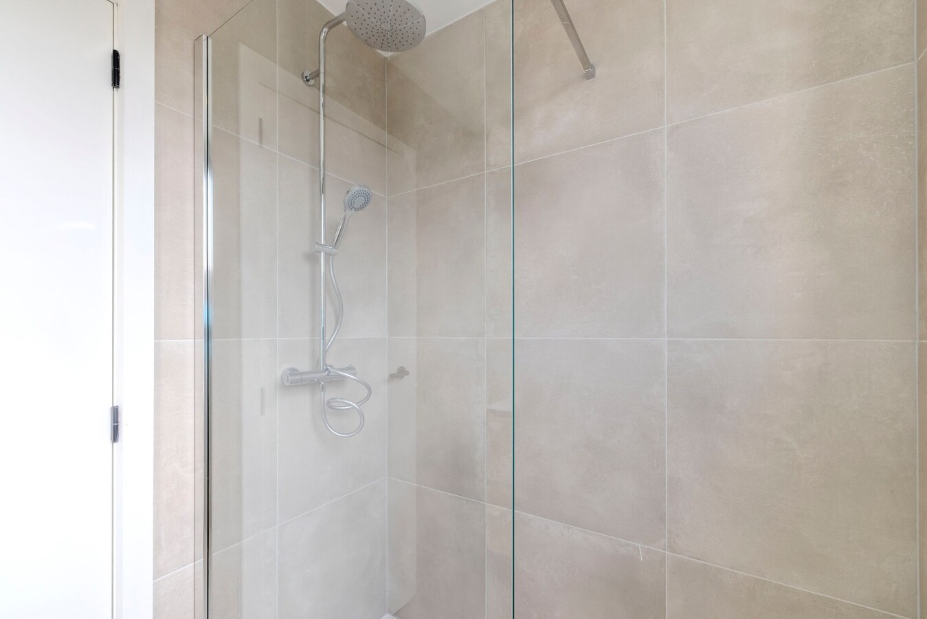 Nieuwbouwappartement - 2 slpks - staanplaats - lift - toplocatie 