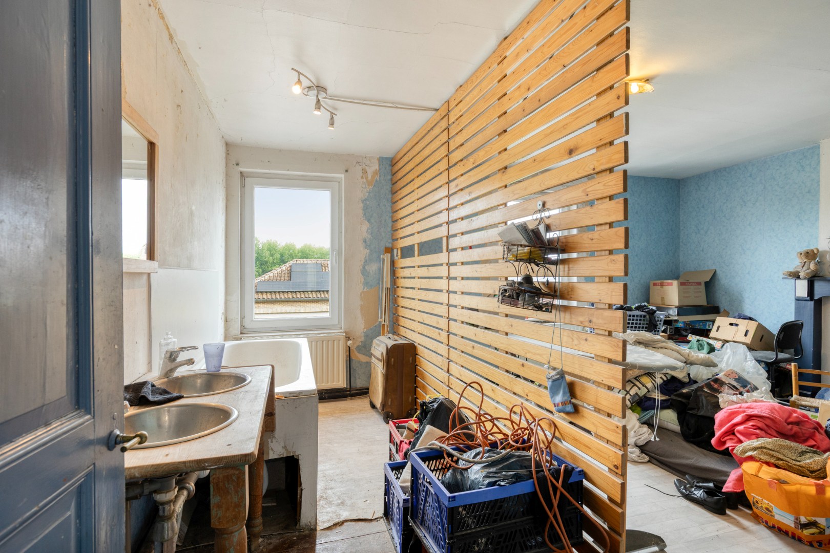 Halfopen bebouwing met 5 ruime slaapkamers, 2 badkamers, garage en tuin in Holsbeek – bewoonbare oppervlakte 214m² 