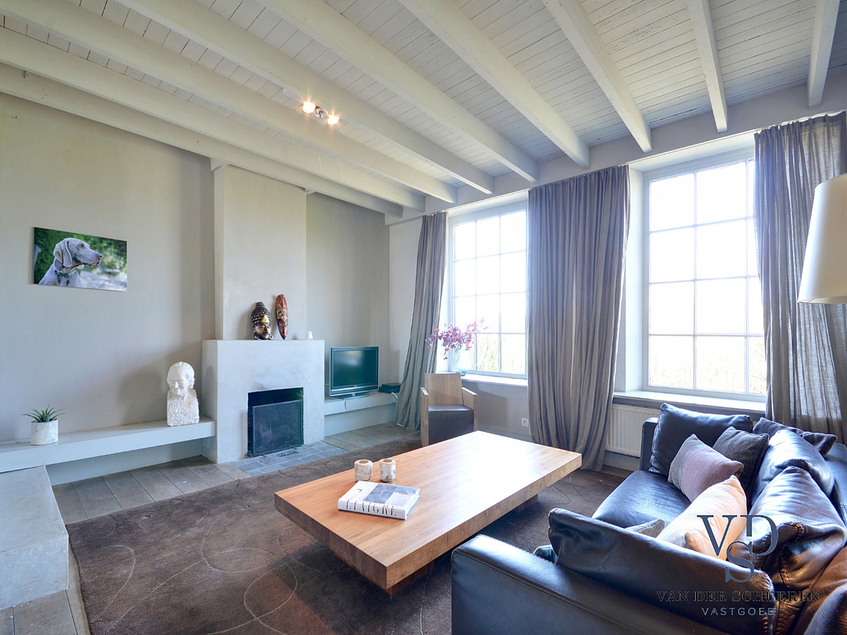 Parel nabij de Baaigemse Prinsenmolen. 