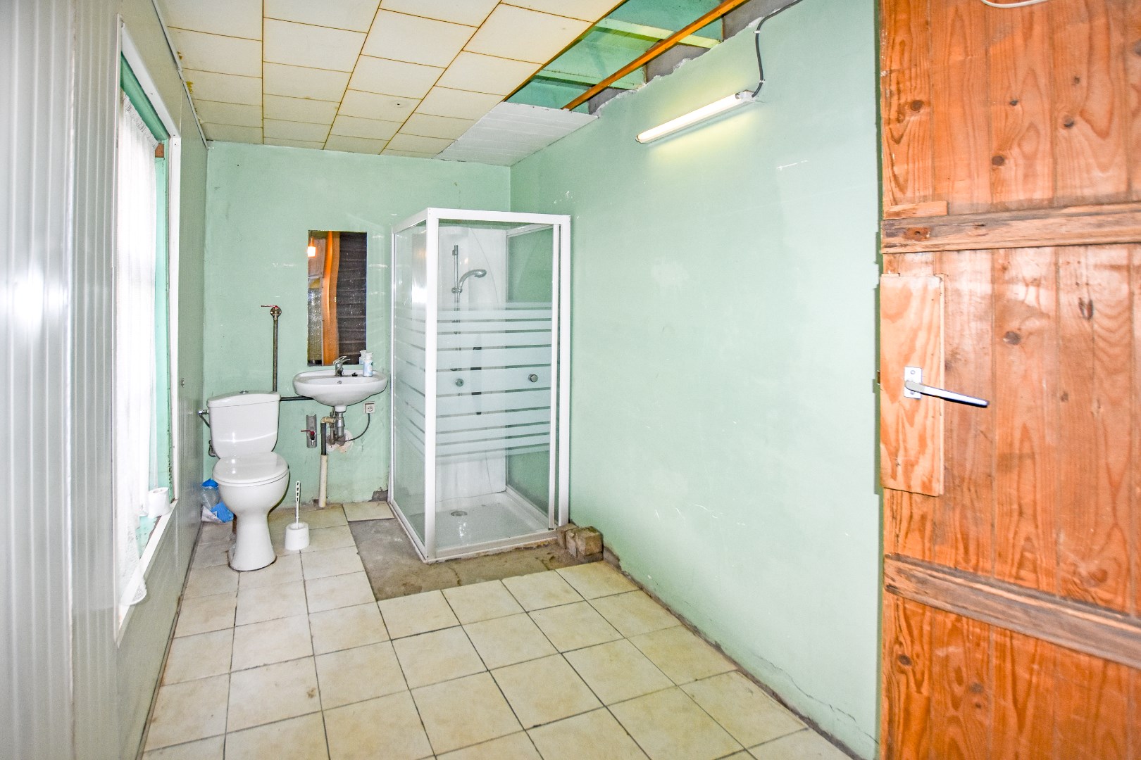 Landelijk gelegen te renoveren hoeve op 4395m². 