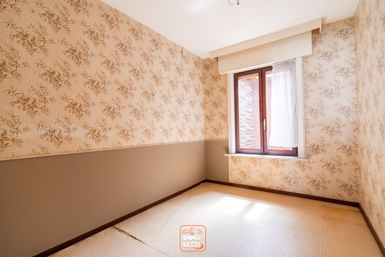 Plain-Pied idéalement situé avec jardin, garage et passage à l'arrière. Idéal 1er achat/investissement ! 