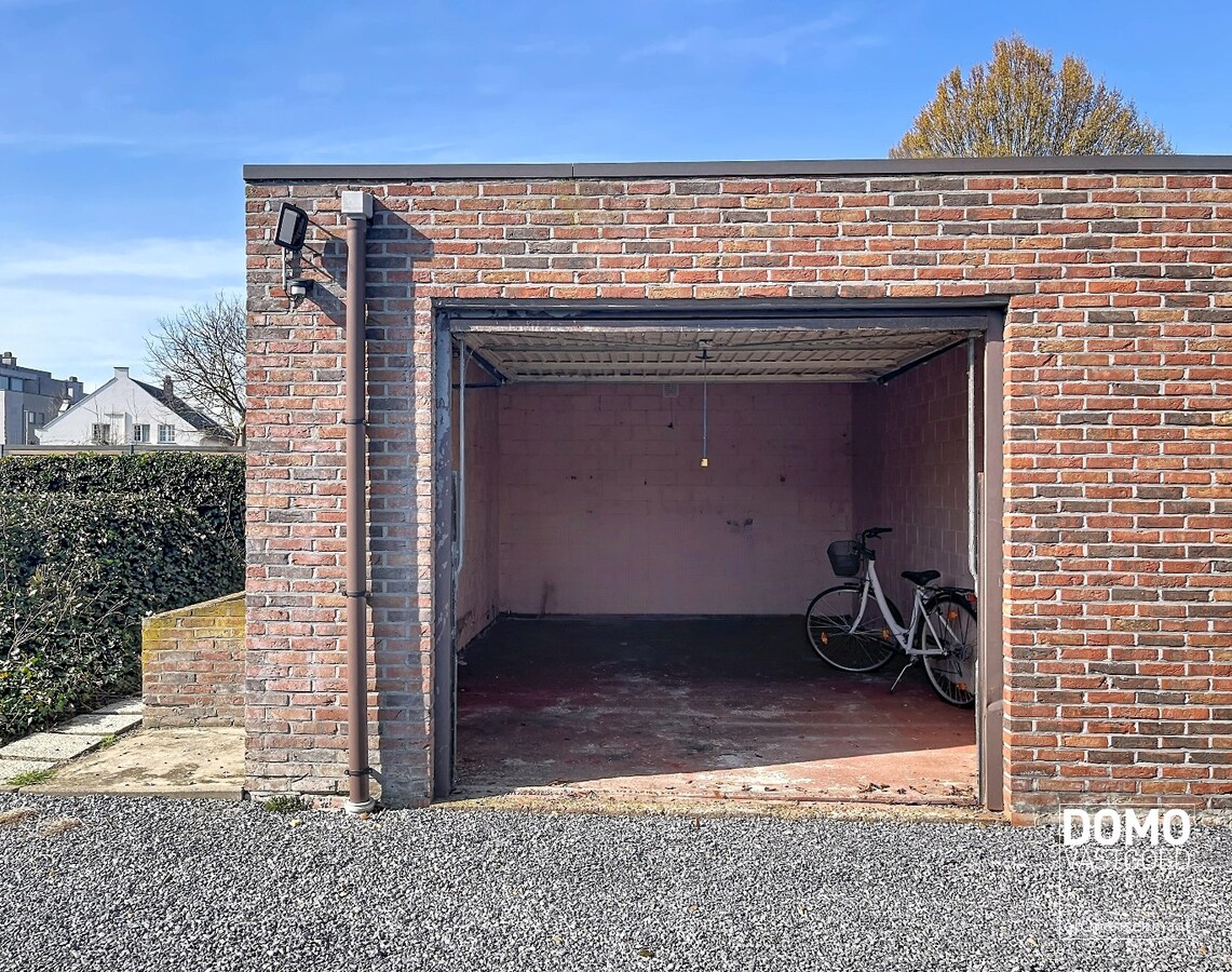 VOLLEDIG TE RENOVEREN HANDELSPAND TE KOOP IN KERMT 