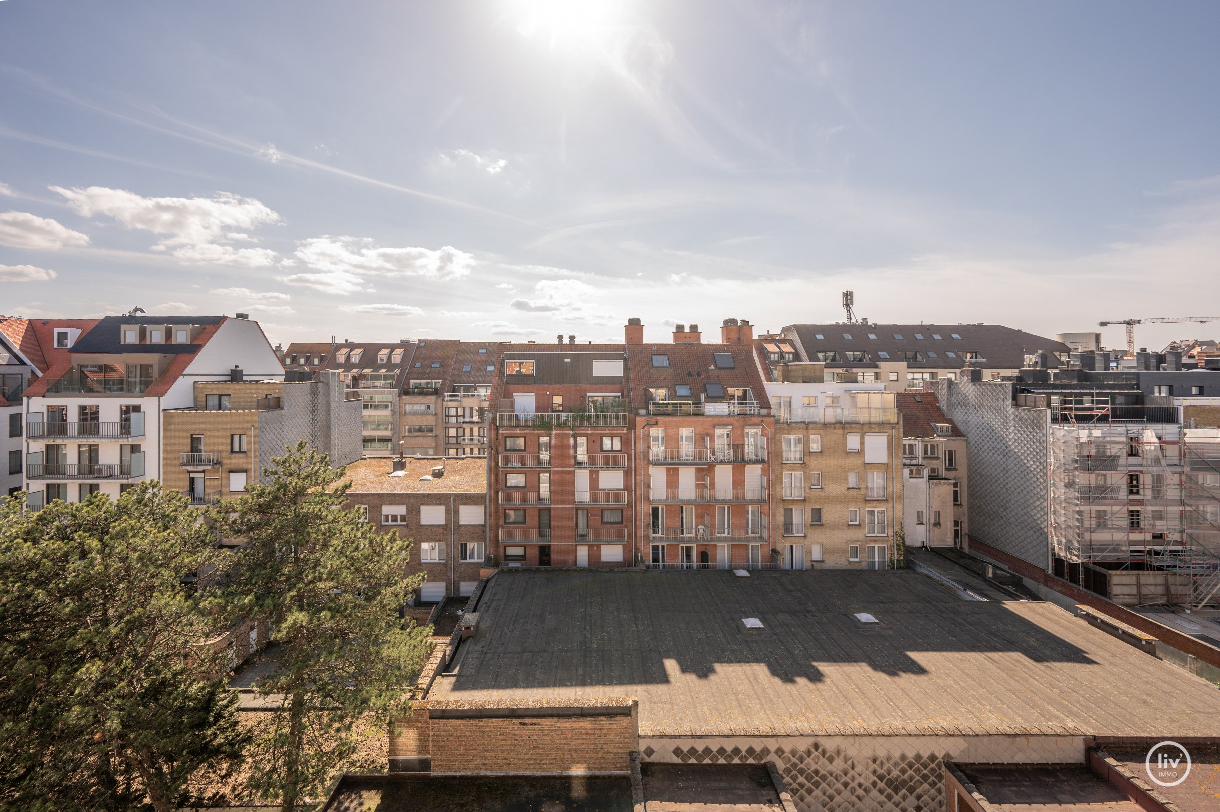 Spacieux duplex avec 3 chambres dans un emplacement de premier choix sur la Van Bunnenvaan à Knokke. 