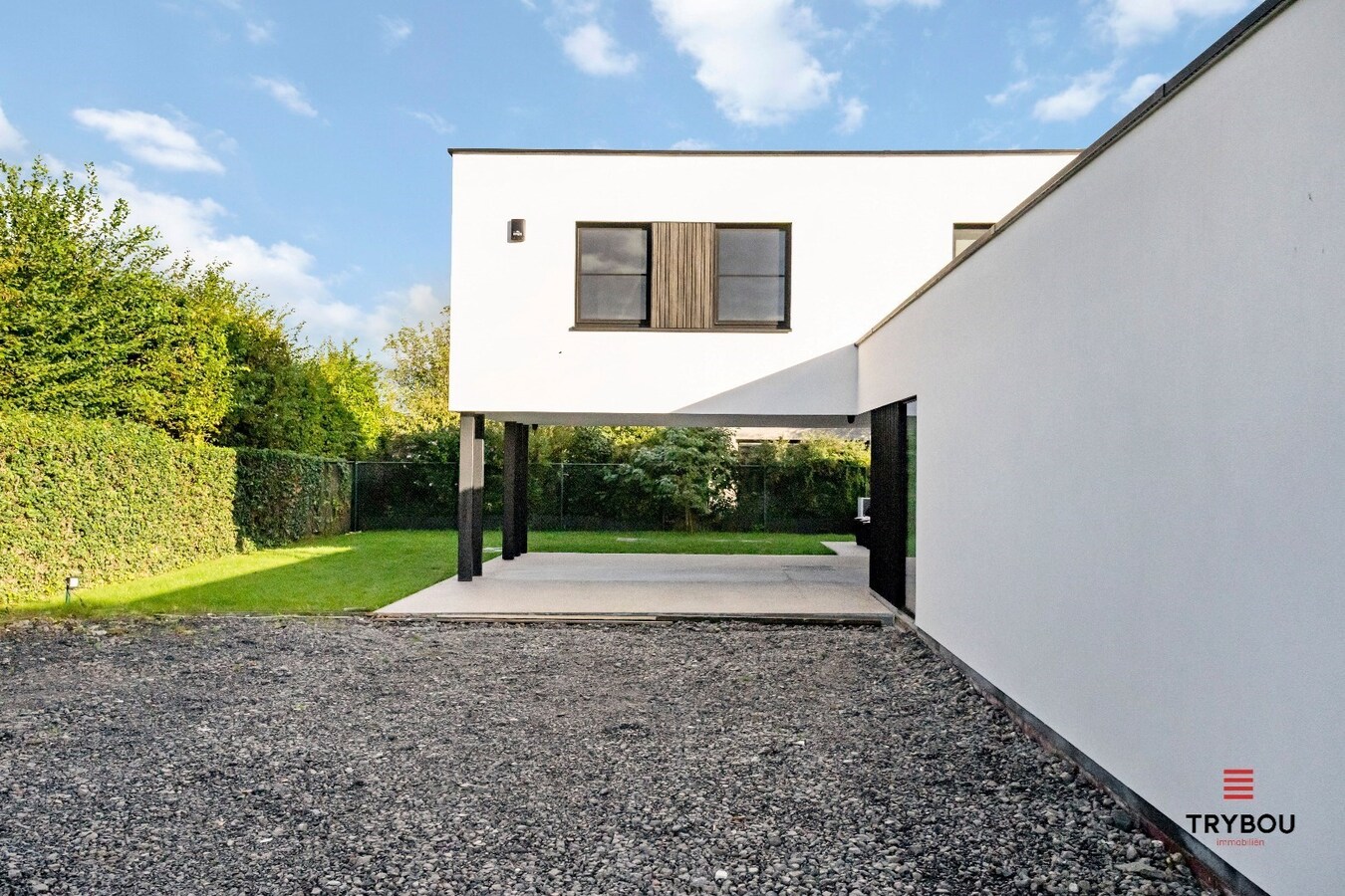 Rustig gelegen architecturaal pareltje op 1.751 m² te Houthulst. 