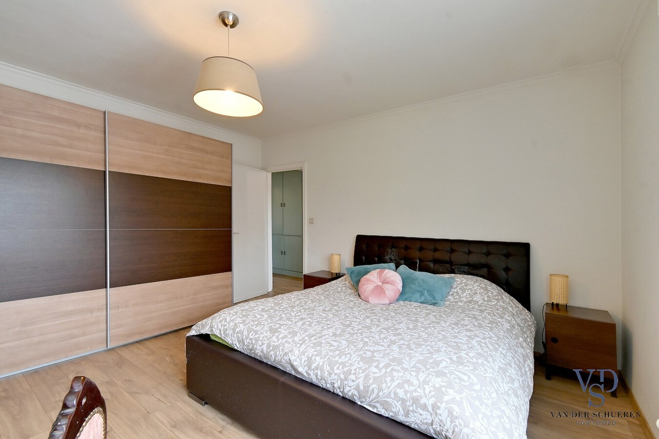 Tijdloze gezinswoning nabij de Schelde. 