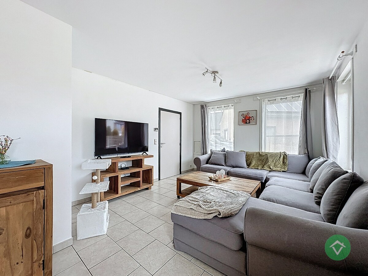 Statige gezinswoning met zonnige tuin, drie slaapkamers en topligging in Leke 