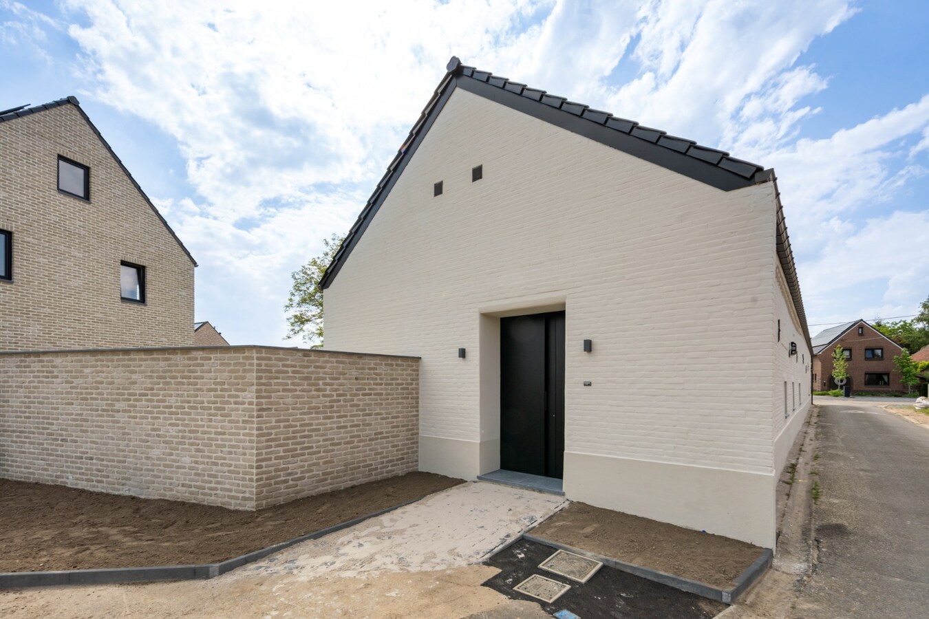 Exclusieve woning in volledig heropgebouwde hoeve op een perceel van 4a60ca! 