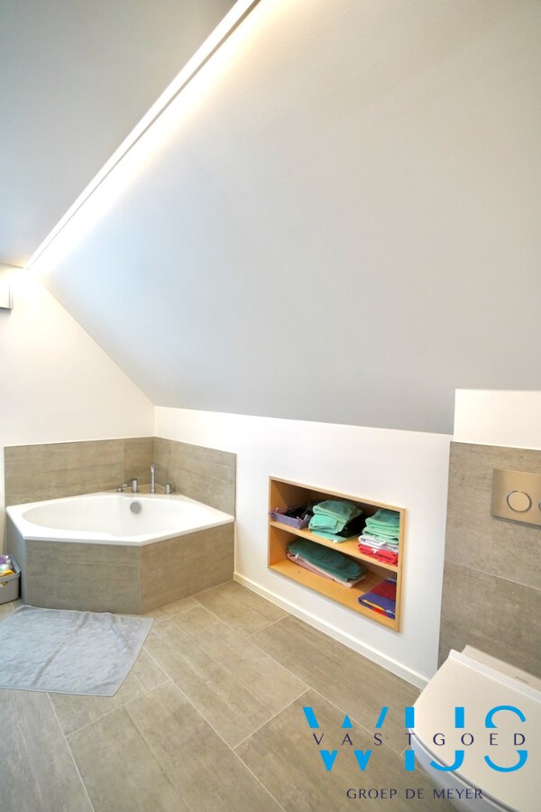 Tof woonhuis in een gekende woonwijk te Evergem 