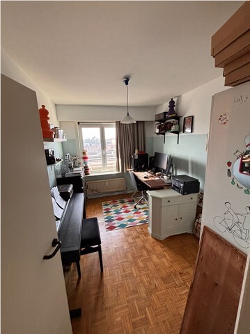 Ruim appartement (4°V) nabij St-Pieters-station 