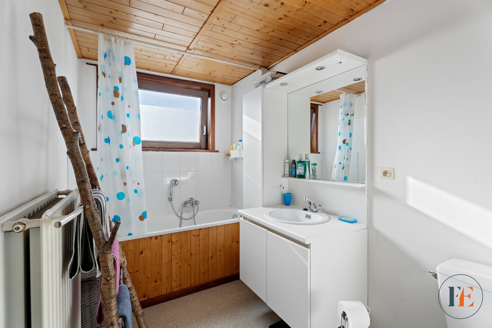 Knusse starterswoning met zicht op het water 