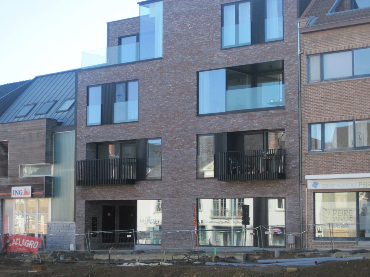 Lichtrijk appartement op de Gaverse Markt. 