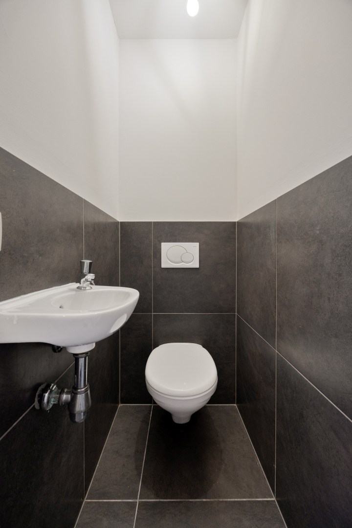 Instapklaar duplex app. met 2 slpk te centrum Halle 