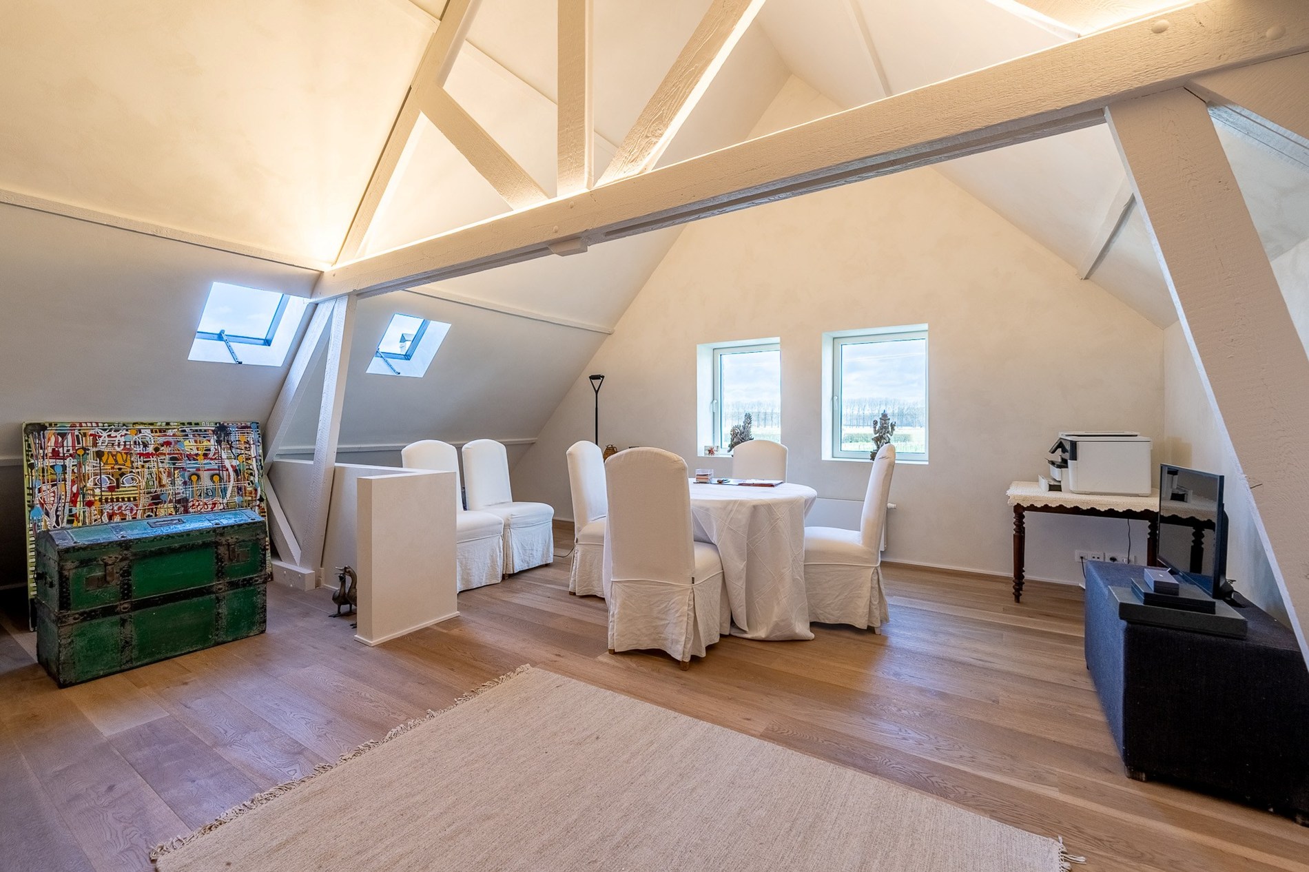 OPENDEURDAG Zaterdag 02/05 - 10u30 - 12u30 (Pereboomstraat 1 te Damme) : Uitzonderlijk gerenoveerde Hoeve met bijhuis op een domein van 1,5 hectare 