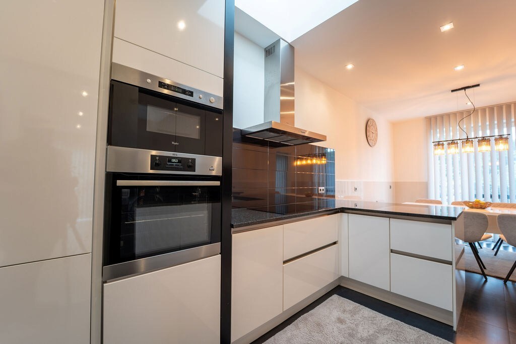 RUIM HANDELSHUIS MET WOONST TE SPALBEEK (HASSELT) 