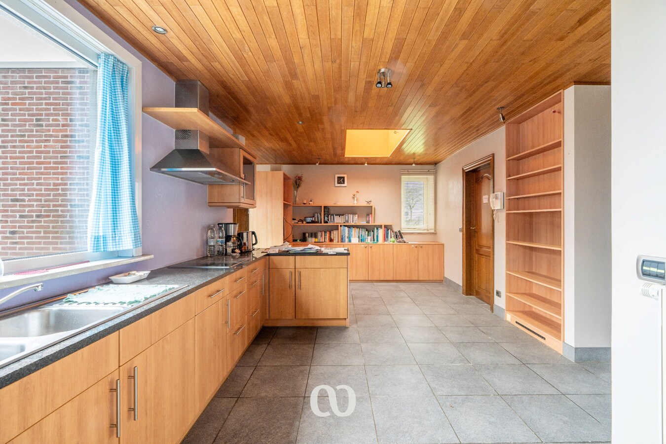 Gerenoveerde hoeve met atelier en een prachtig zicht 