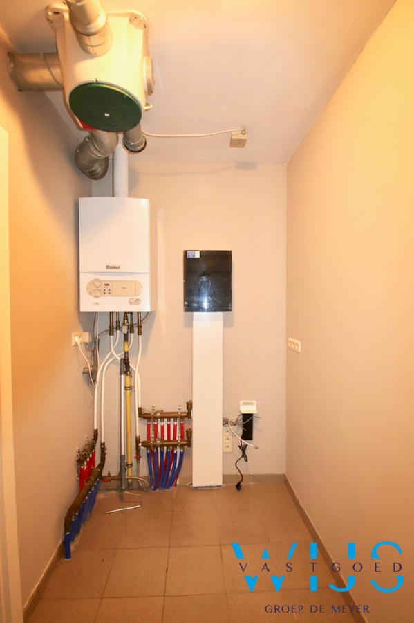 Instapklaar &amp; gezellig 3 slaapkamer appartement in hartje Zelzate! 