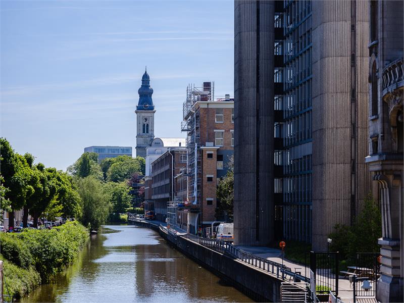 Riant appartement met luxe afwerking op top locatie 