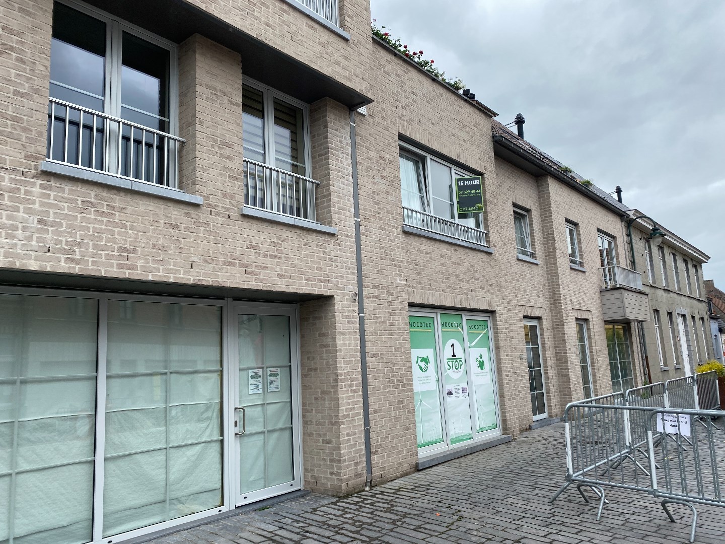 Recent energiezuinig appartement op de 1ste verdieping met 2 slaapkamers, terras en autostaanplaats 