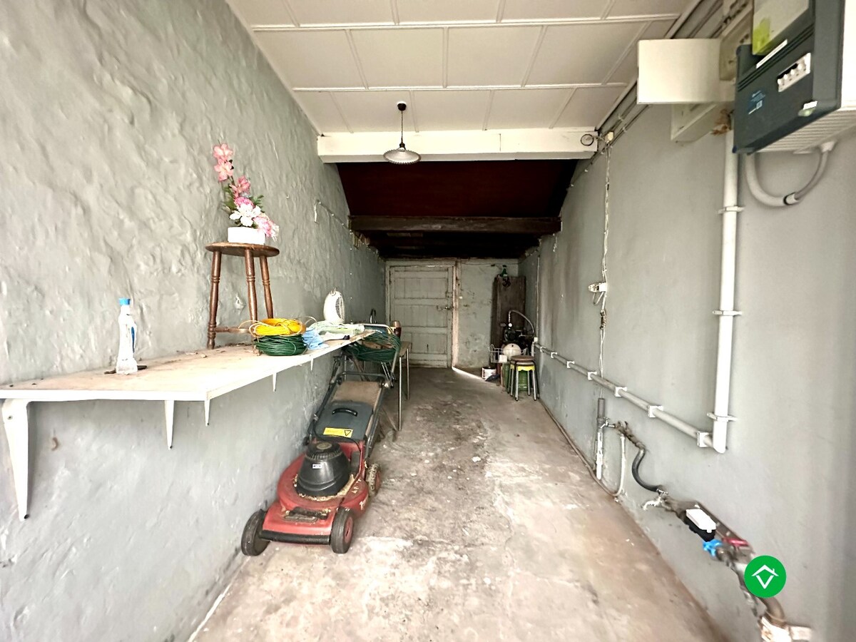 Rijwoning in het centrum van Koekelare met mogelijkheden 