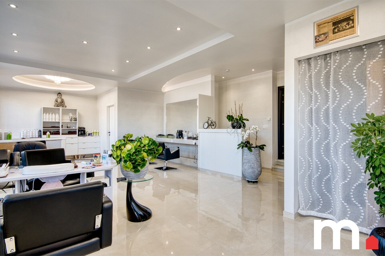 Gerenoveerd centraal gelegen woonst met praktijkruimte te Moorsele ! 