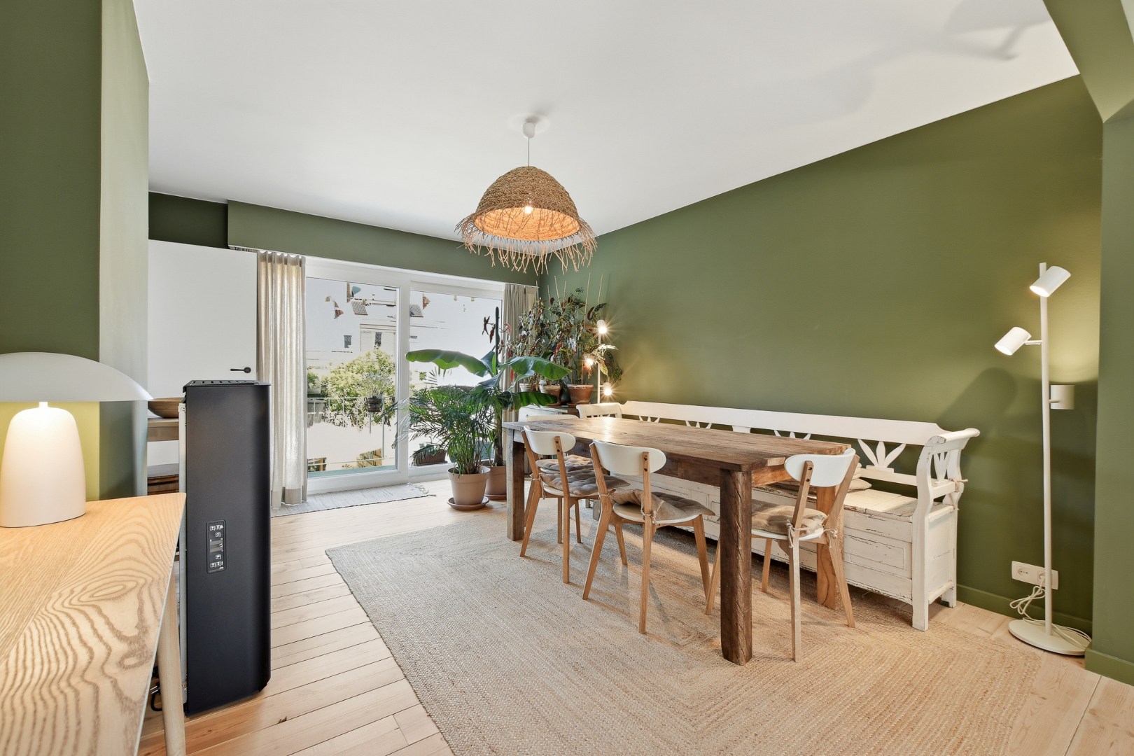 Gerenoveerde bel-etagewoning met garage, tuin en 3 slaapkamers te Blankenberge! 
