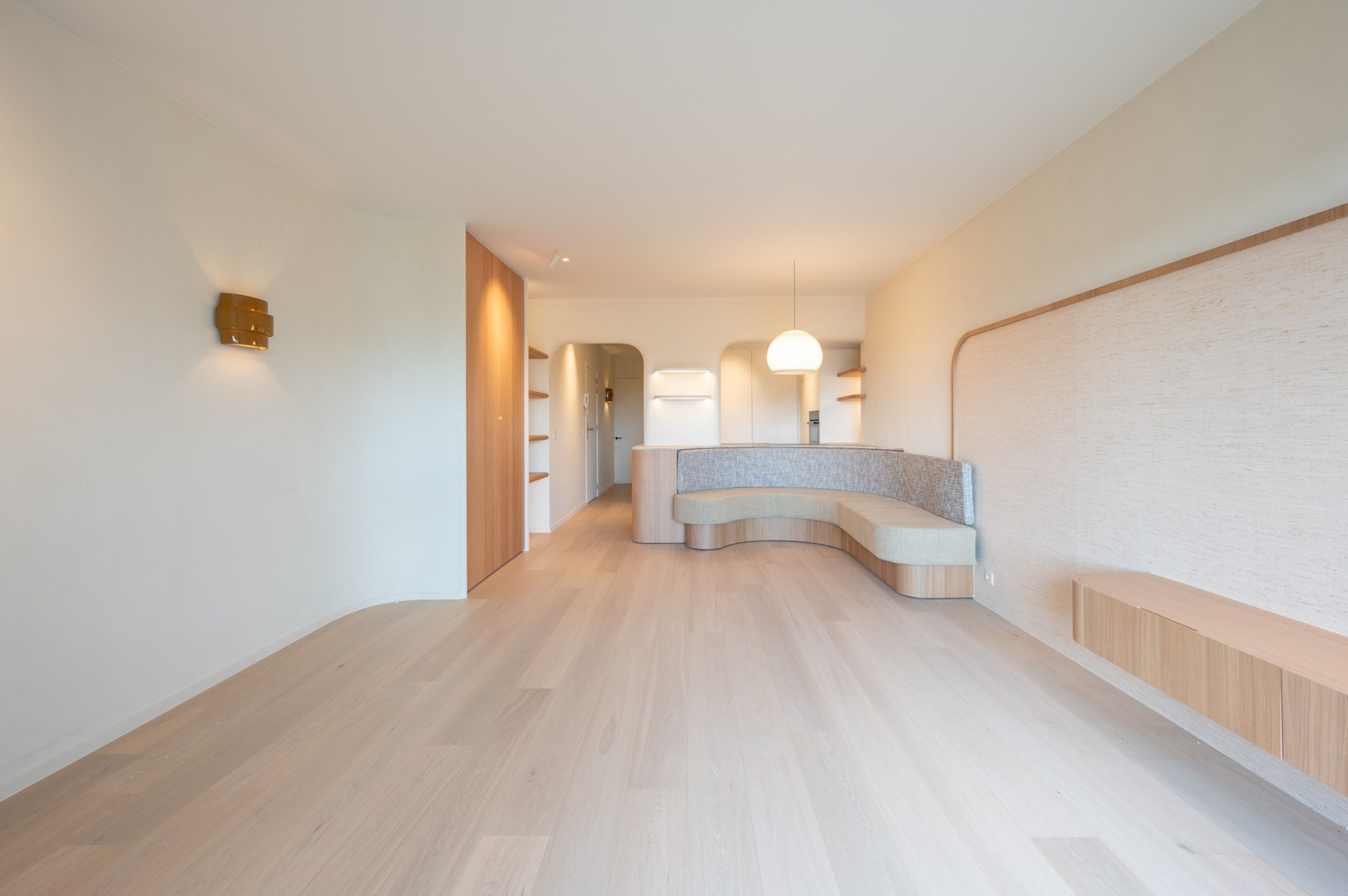 Klassevol appartement gelegen in een charmante villaresidentie in het Zoute. 