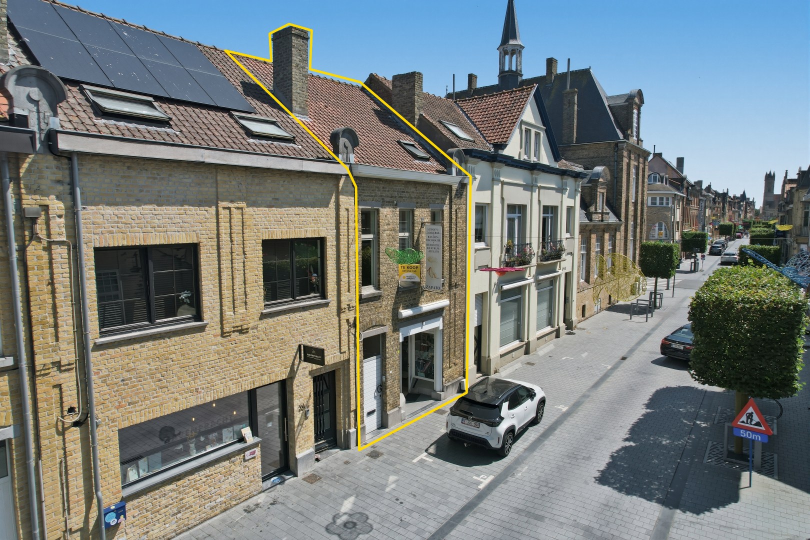 Unieke opportuniteit: karaktervolle handelswoning met talloze mogelijkheden in hartje Nieuwpoort-Stad 