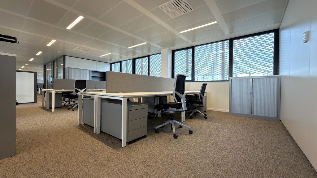 Duurzame kantoren te huur in industriezone te Hoboken