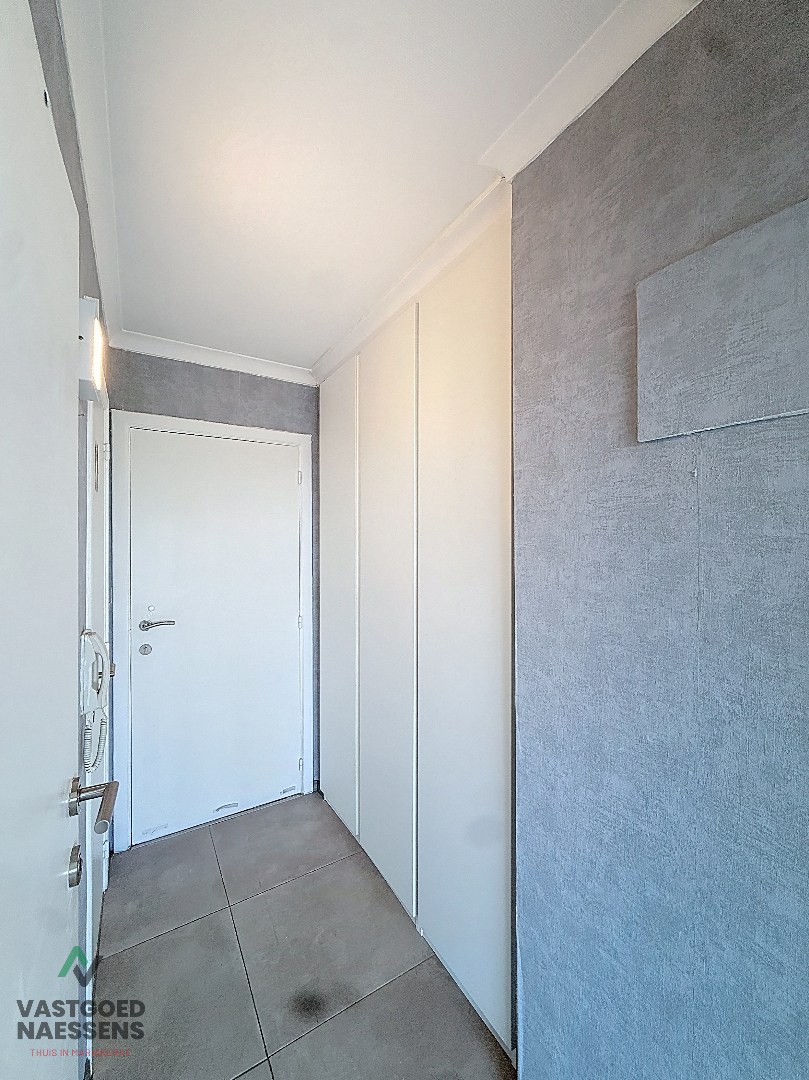 INSTAPKLARE STUDIO MET SLAAPHOEK EN ZONNIG TERRAS 