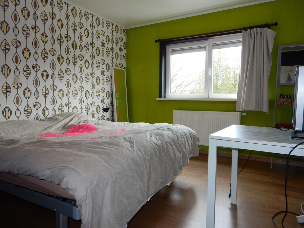 Gezellig en ruim appartement met zonnig terras te Varsenare 
