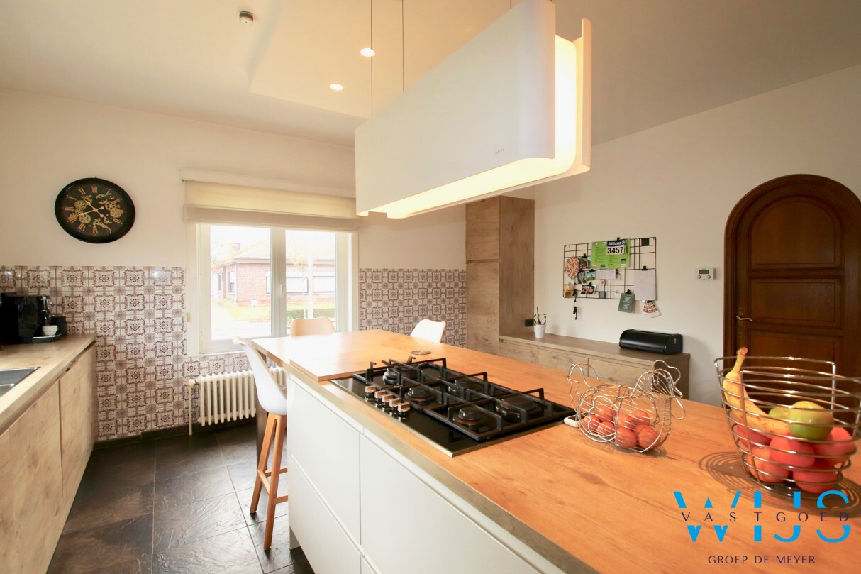 Statig woonhuis op 1104 m² in het centrum van Sleidinge ! 