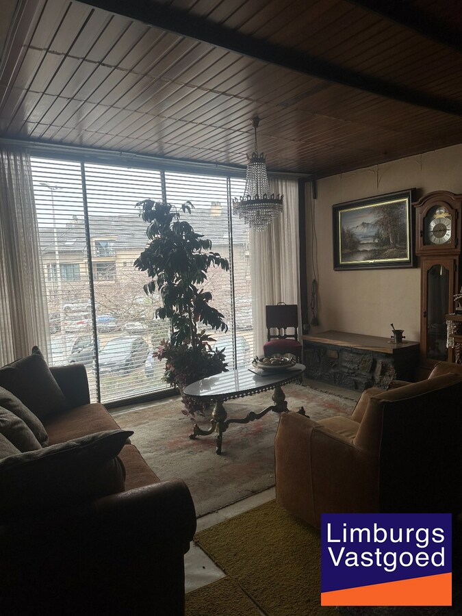 Handelshuis op commerciële ligging in Houthalen-Helchteren 