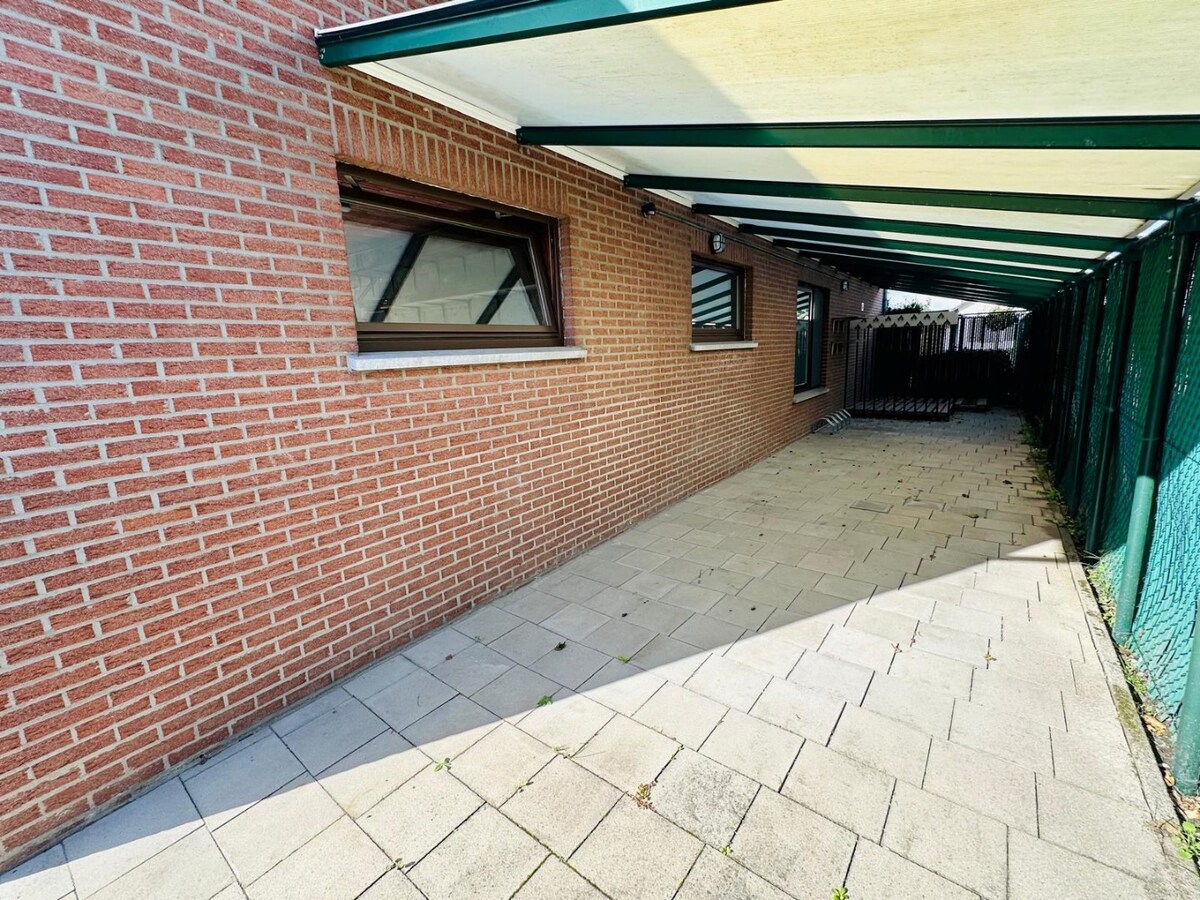 Eigentijdse vrijstaande woning te Peer 