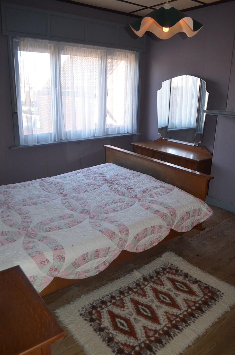 Te renoveren HoB met 3 slpks, garage en tuin gelegen te centrum Maldegem 