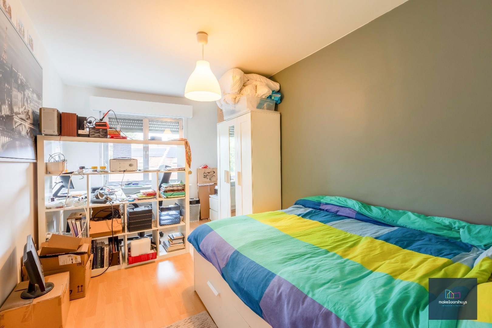 VERKOCHT !!! Heel ruime Instapklare woning in rij  met zonneterras en 2 staanplaatsen 