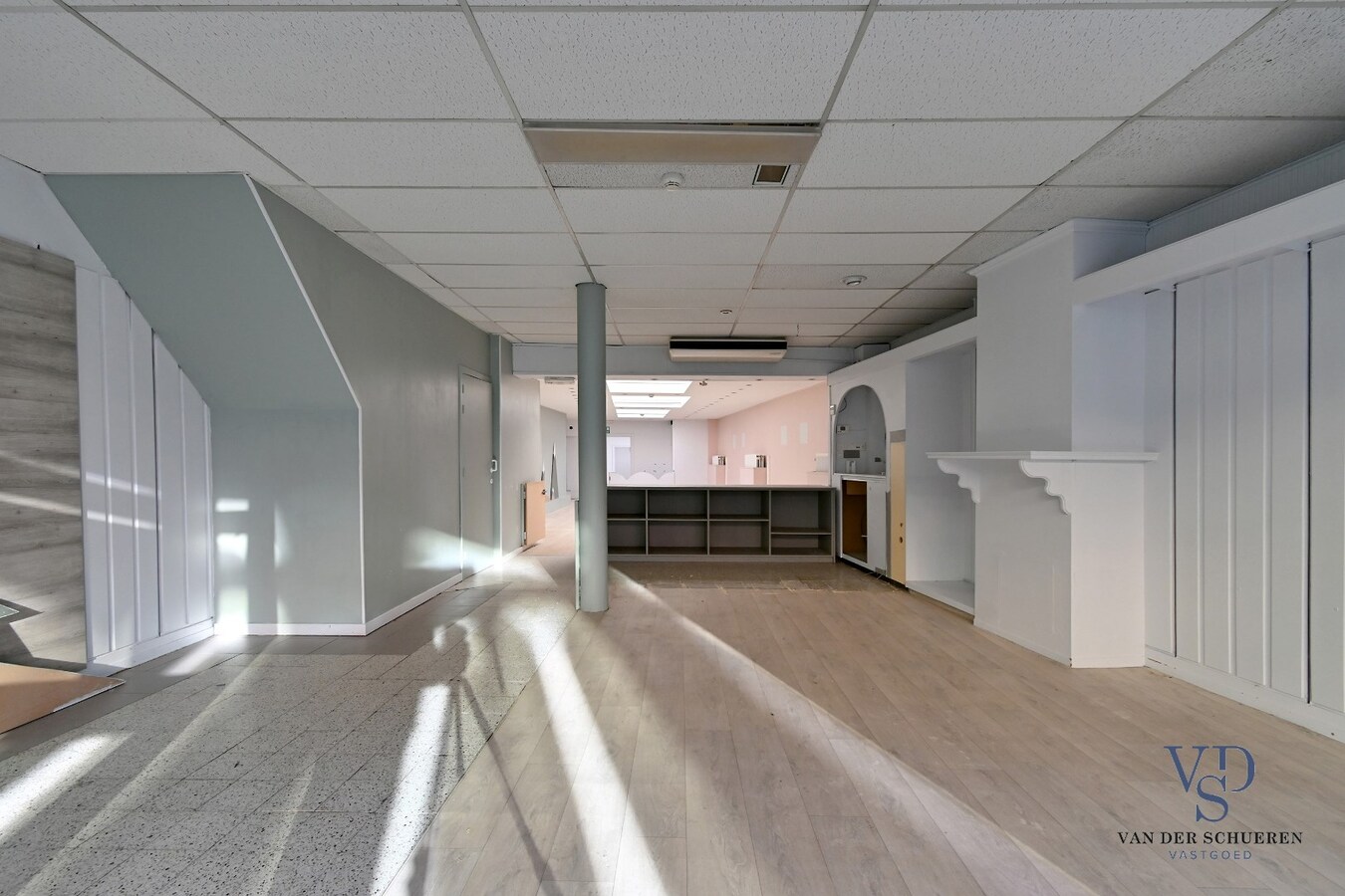 Uniek handelspand met woongedeelte in hartje Eine ! 