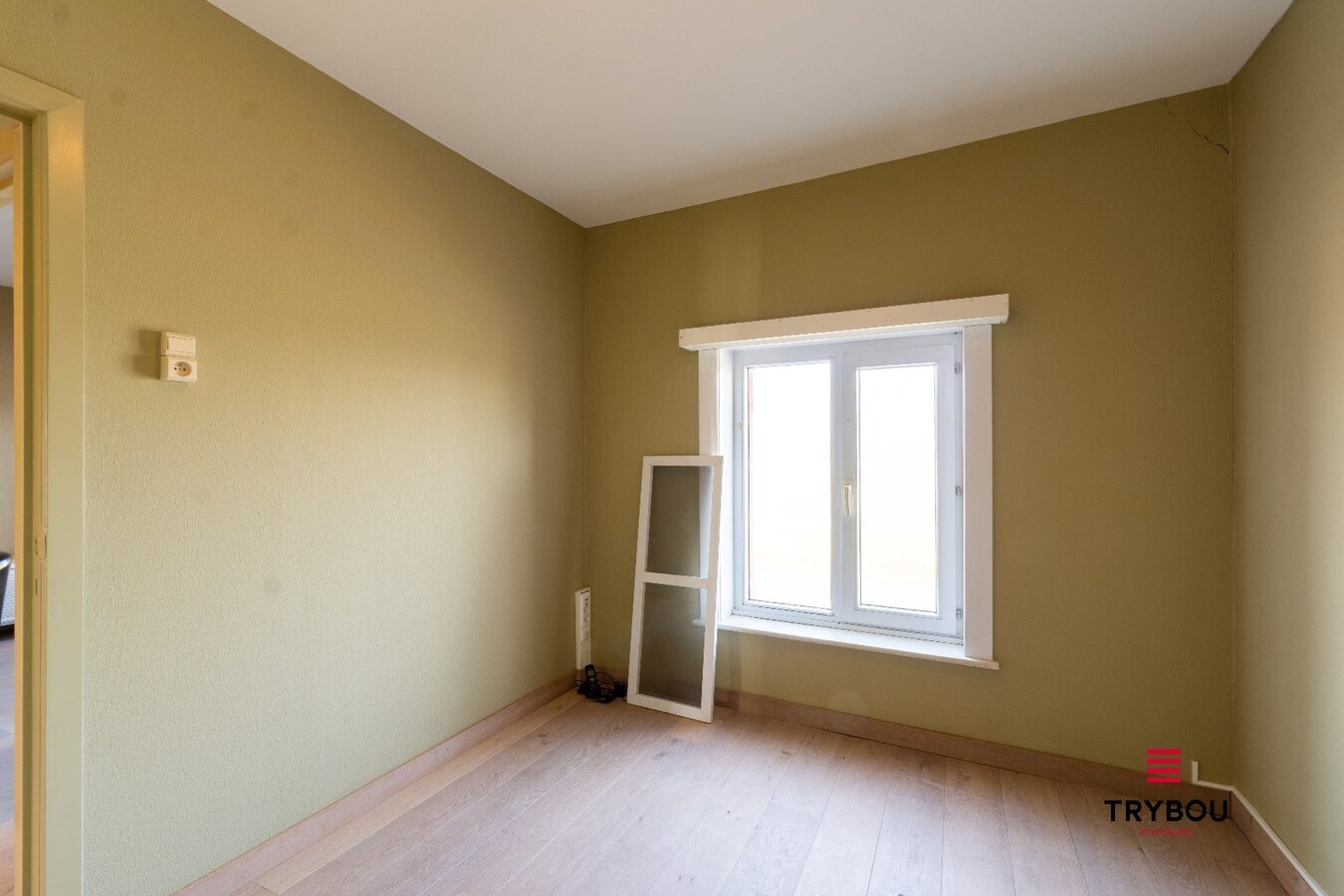 Commercieel pand met woonmogelijkheden op uitstekende ligging 