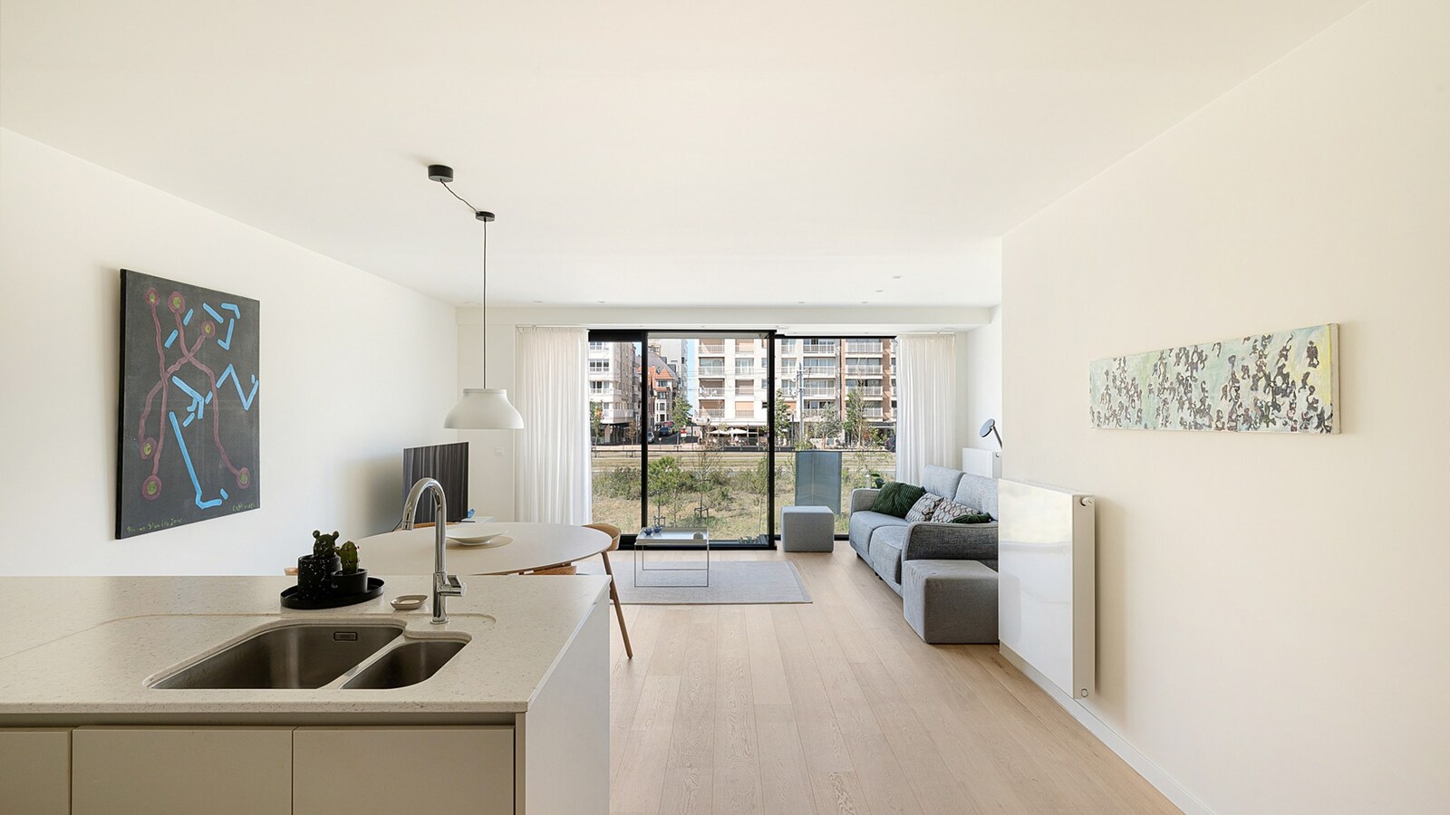 Subliem recent appartement (2020) op toplocatie op slechts 300 meter van de zeedijk te Heist 
