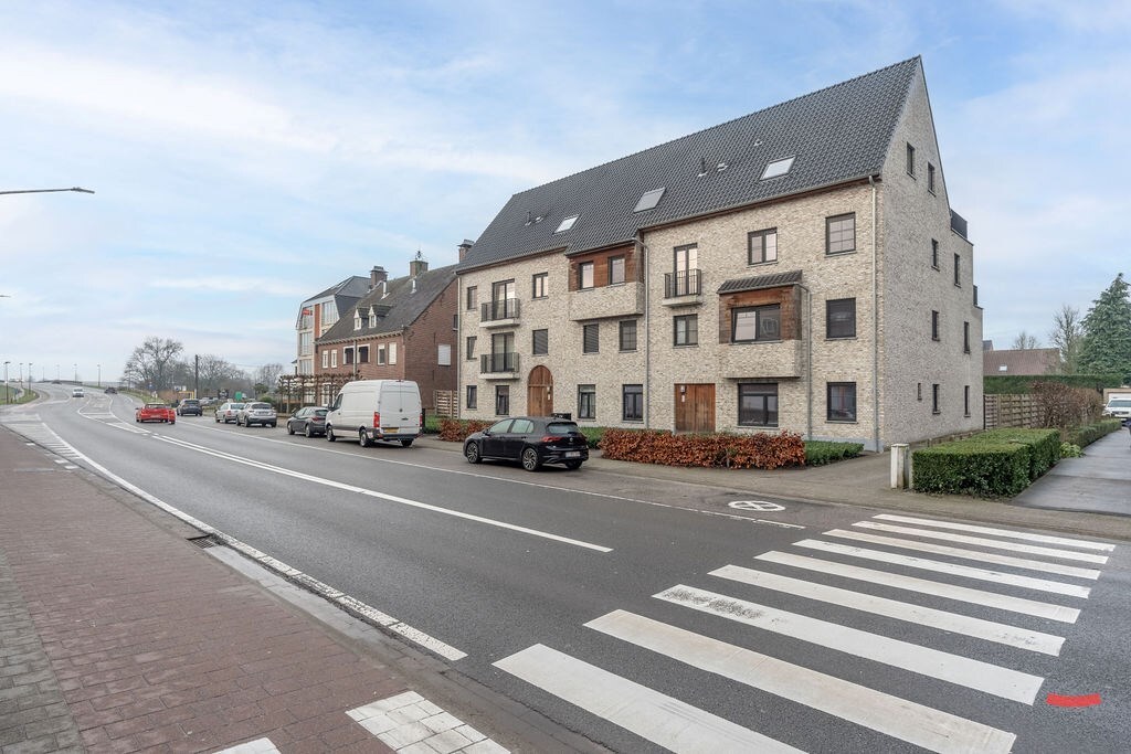 Benedenwoning verkocht in Ravels