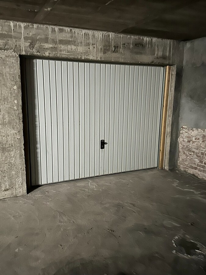 Ondergrondse garagebox met kantelpoort 