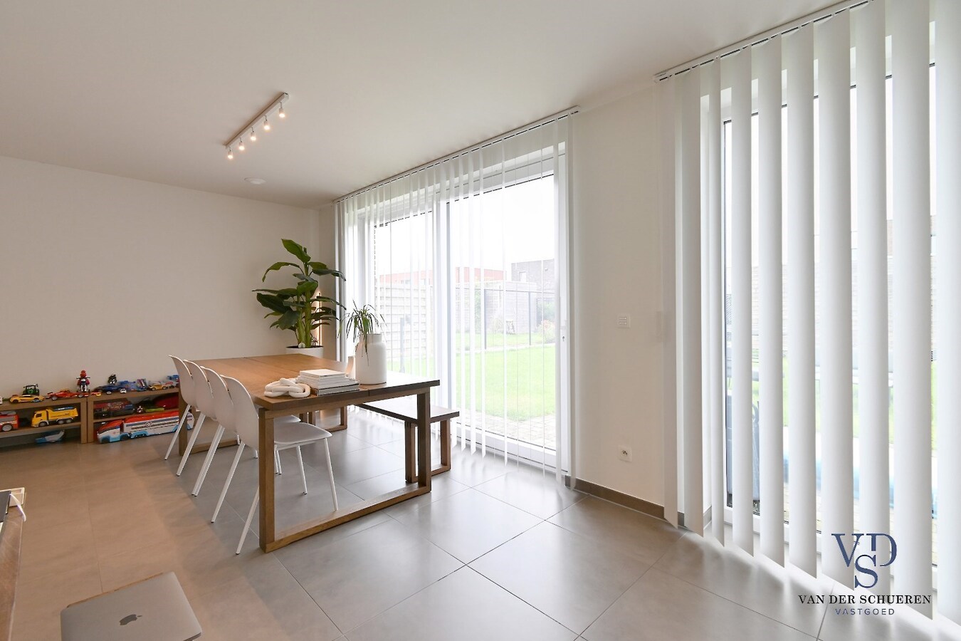 Unieke woning mét tuin in Eke. 